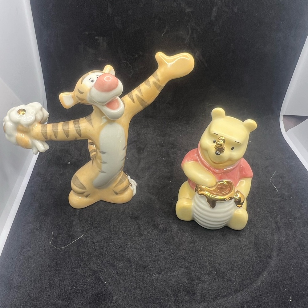 Disney Tigger and Winnie The Pooh Salt & Pepper Set
